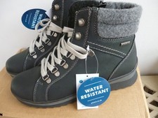 BRAND NEW WITH TAGS Pavers Women's Boots Size 5 - Black with White stitching