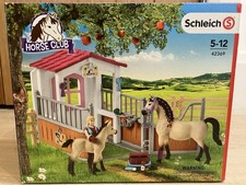 Schleich: Horse Club Horse Stall with Arab Horses and Groom Playset (42369)
