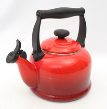 Le Creuset Traditional Stove Top Kettle 2.1L - Cerise Red