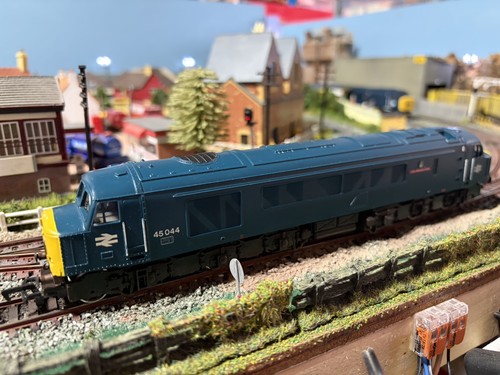 Mainline class 45044 royal - mainline,