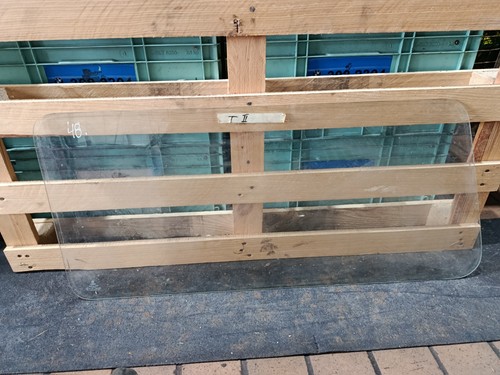 Bus t3 window - t2, /