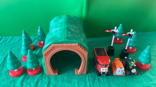 Tomy thomas friends tunnel - tomy,