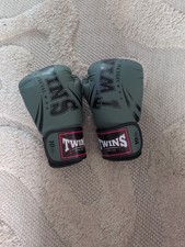 Twins Green Boxing Gloves. 10oz Good Condition