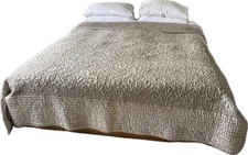 Luxurious Champagne Dorma