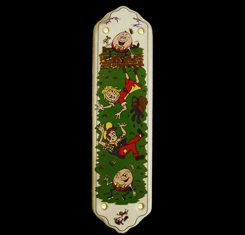 Cream porcelain door - x,