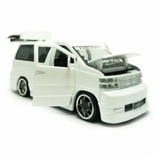 1:32 Nissan Elgrand MPV Model
