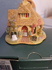 Lilliput Lane "Little Miss