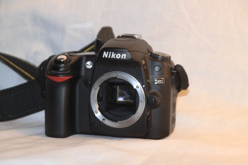 Nikon d80 2mp digital - d,