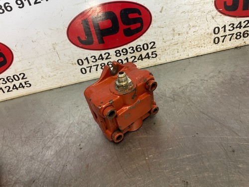 Auxiliary hydraulic pump