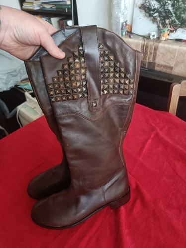 Legroom size brown leather - size,