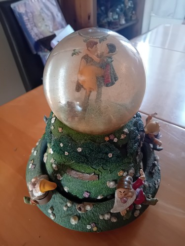Snowglobe disney snowwhite - ,