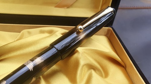 Pilot urushi maki - -e, gift