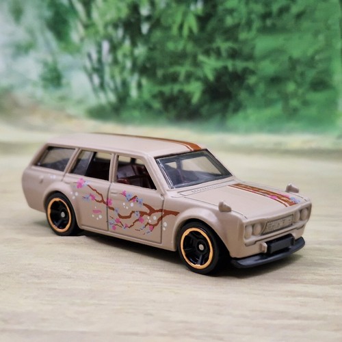 Hot wheels datsun - '71,