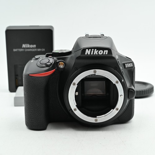 Nikon d5600 1mp dslr - d5600, camera