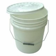 5x 20L Plastic Buckets –
