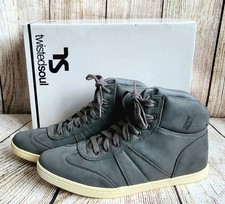 Twisted Soul Light  Grey And