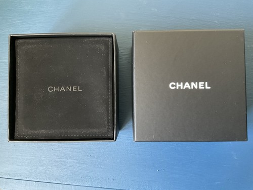 Chanel presentation padded - chanel,
