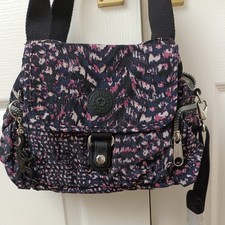 Kipling Fairfax Small In Light