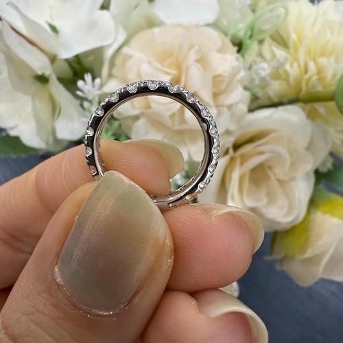Lab grown round diamond - grown,