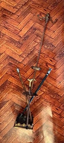 Rare metal dollshouse hat - metal,