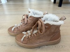 ECCO Girls Suede Lace Up Boots Size 37.  Faux Fur lining, Round Toe, Barely Used