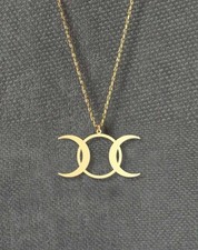 TRIPLE MOON PENDANT NECKLACE