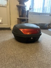 Moped delivery top box 