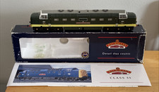 Bachmann OO 32-525 Class 55 D9004 BR Late "Queens Own Highlander"