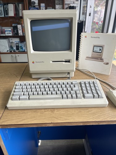 Apple macintosh plus - plus, 1986