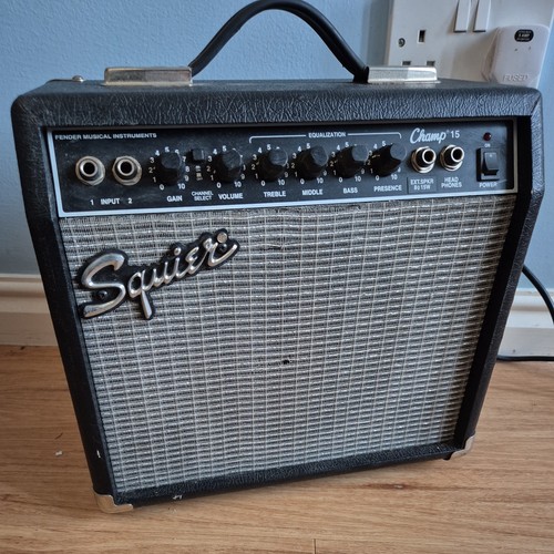 Squier champ guitar - champ, amp