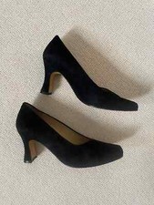 Kate Kuba Black Suede Mid 3 Inch Heel Pump Shoe Great Condition