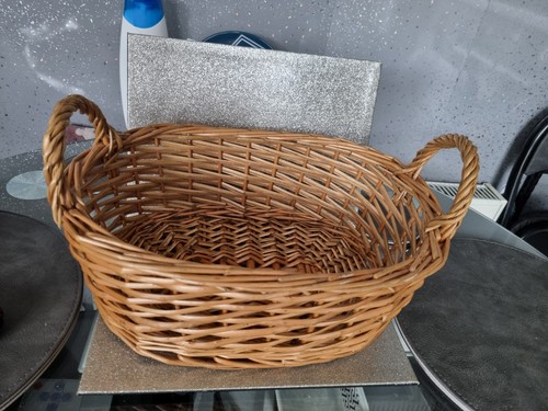 Woven wicker willow oval - or,