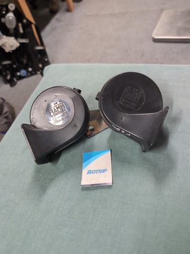 Bmw e38 series pair horns - 7,