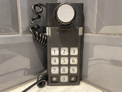 Colecovision hand - 🙇🏻,