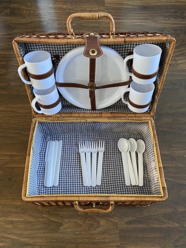 Traditional person wicker - 4,