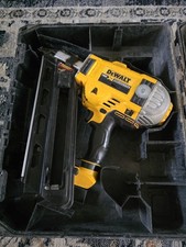 Dewalt DCN692 18V XR Nailer  