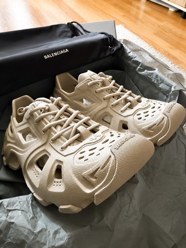 Balenciaga sneaker taupe eu - balenciaga,