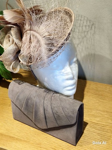Beige brown feather - feather, mesh
