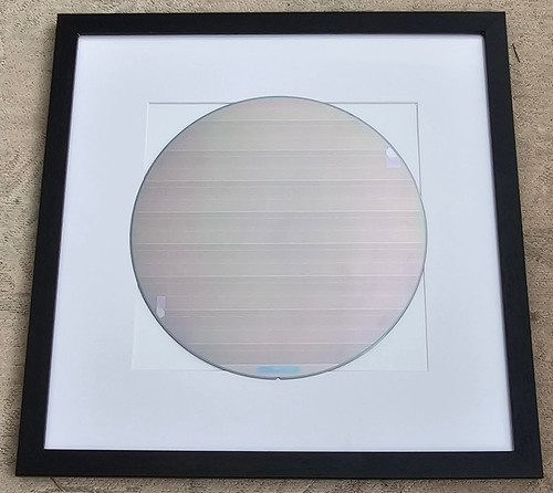 Semiconductor chip disc 8 - semiconductor, chip/disc.