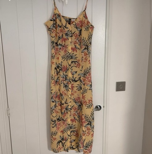 Divided bnwt yellow - divided,
