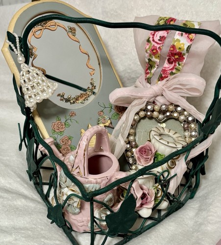 Vintage shabby chic cottage - vintage,