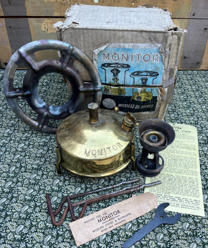 Vintage boxed monitor - boxed,