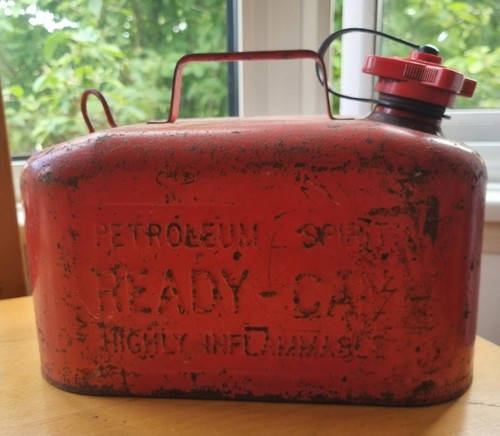 Petrol can vintage - vintage, good