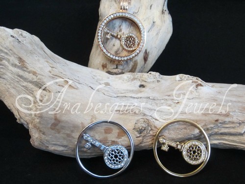 Small coin moneda - coin/moneda, for