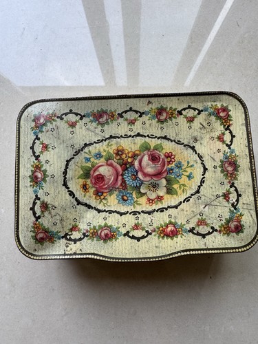 Vintage floral tin - vintage, gold