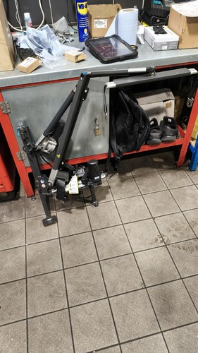 Wheelchair hoist