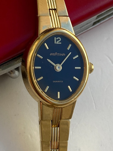 Vintage women wirst watch - women,
