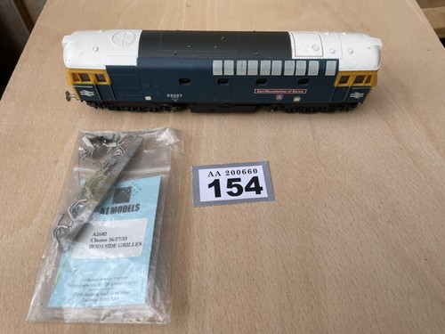 Lima class loco repainted - ,