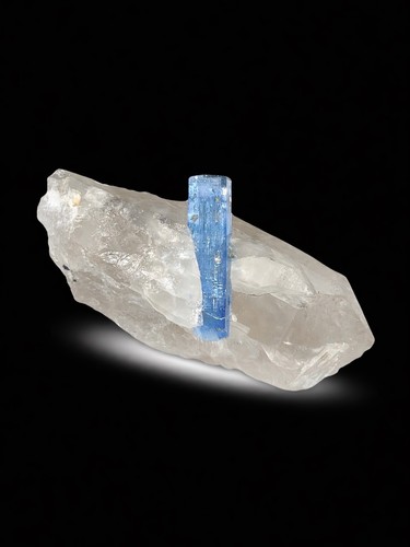 Blue aquamarine crystal - blue,