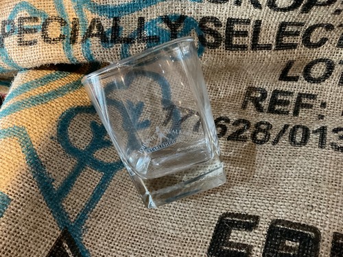 Johnnie walker whisky - whisky, glass